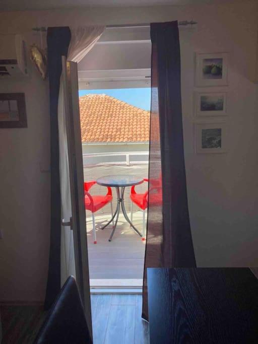 Apartment Near The Beach スプリト エクステリア 写真